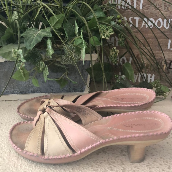 clarks pink sandals